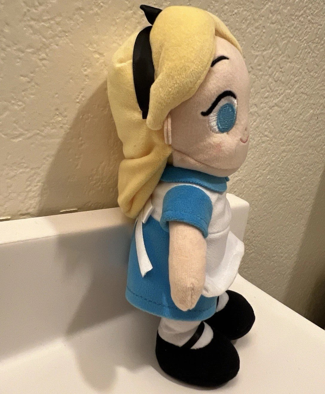 Disney nuiMOs Alice In Wonderland Alice Plush Doll Poseable Toy SOLD OUT