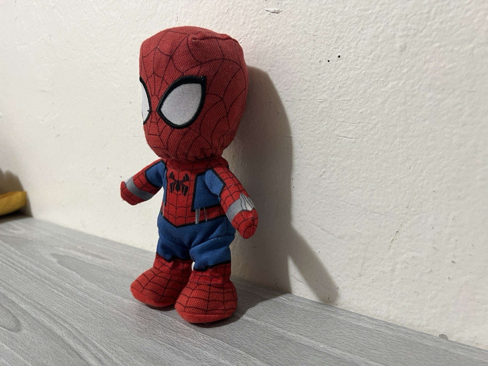Disney Marvel Nuimos Peter Parker SPIDER-MAN Plush Doll Retired HTF 7” Poseable