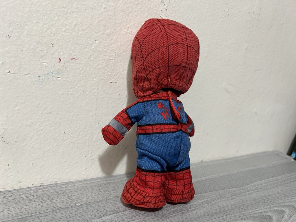 Disney Marvel Nuimos Peter Parker SPIDER-MAN Plush Doll Retired HTF 7” Poseable