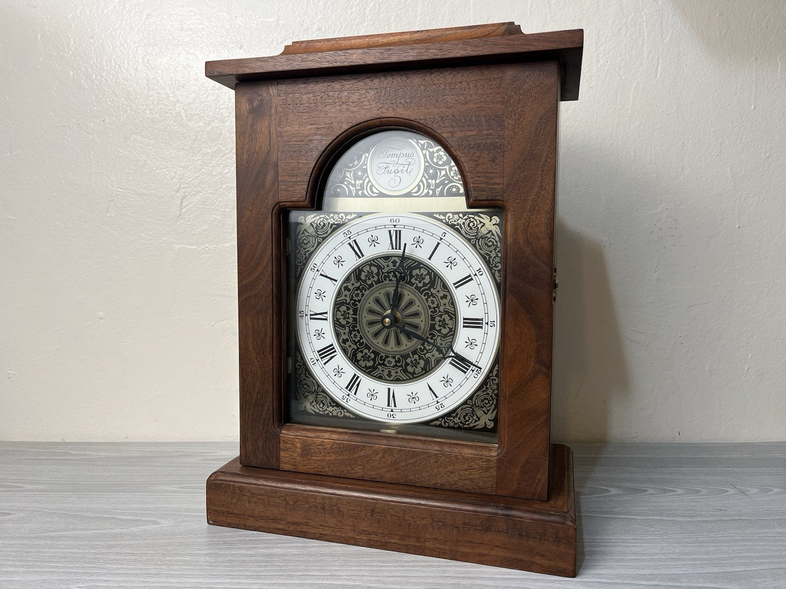 Bracket Mantle Vintage Clock, TEMPUS FUGIT, Quartz Battery - Tested & Working