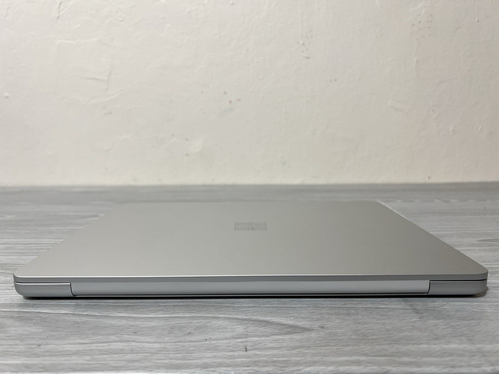 Microsoft Surface 2024 Laptop 13” Copilot+ Snapdragon X Plus 16GB Ram 256GB SSD