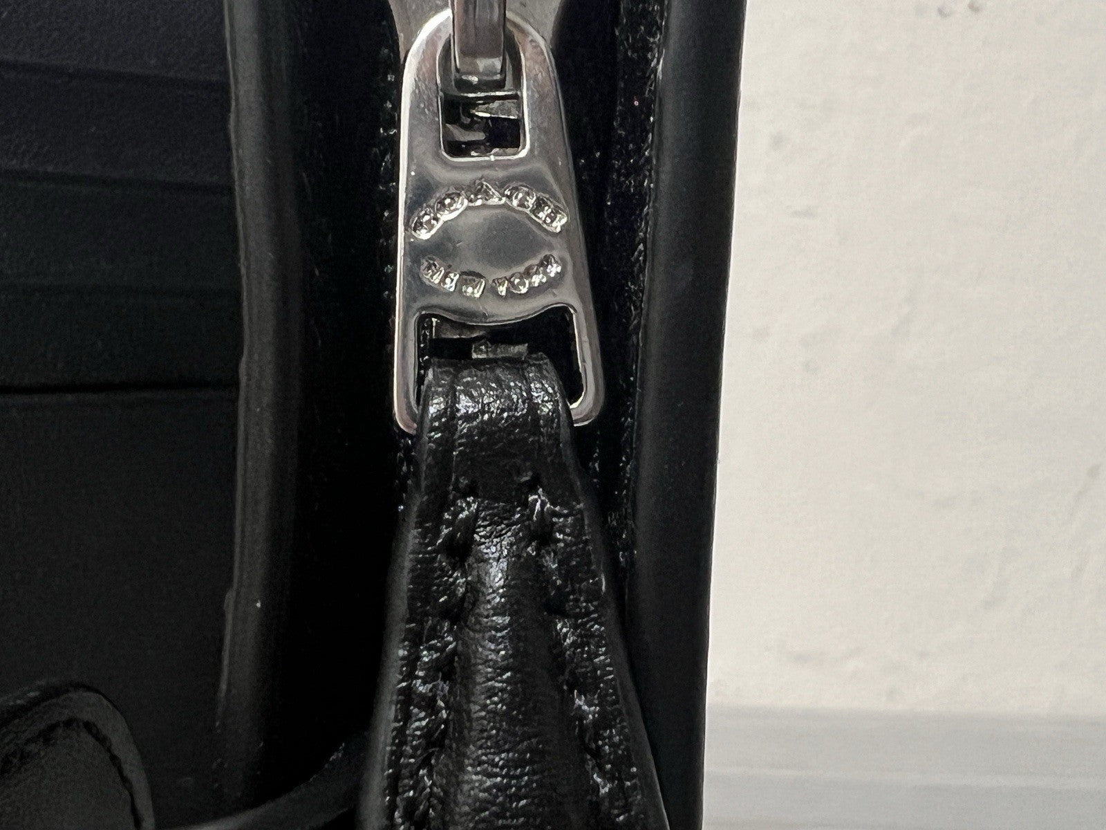 Coach Medium Corner Zip Wallet Charcoal Black NWT