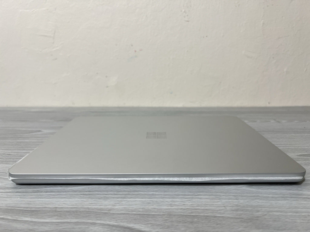 Microsoft Surface 2024 Laptop 13” Copilot+ Snapdragon X Plus 16GB Ram 256GB SSD