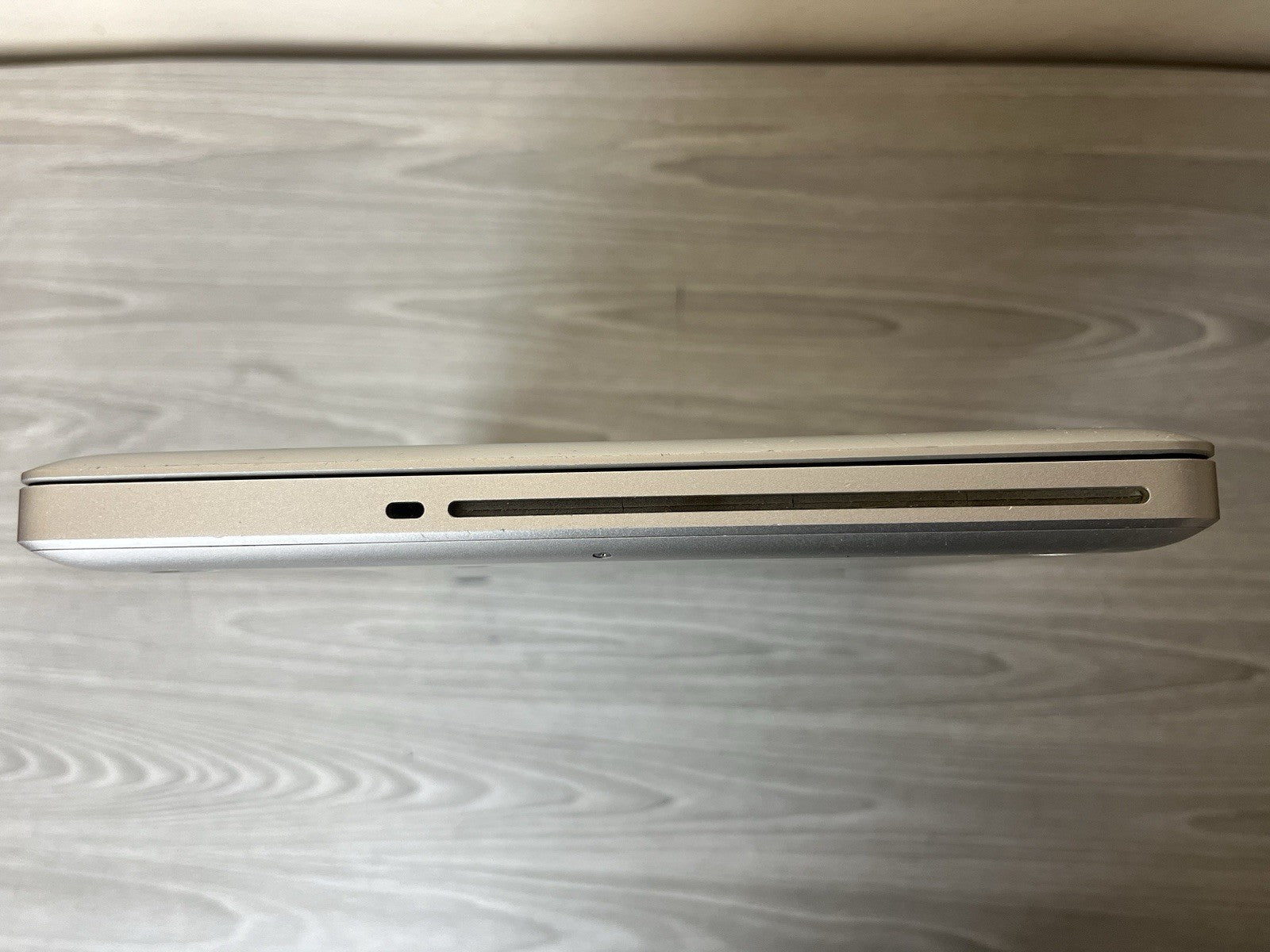 MacBook Pro 13-inch, 320GB, 4GB Ram, 2.3GHz Intel Core i5, Tested & Working