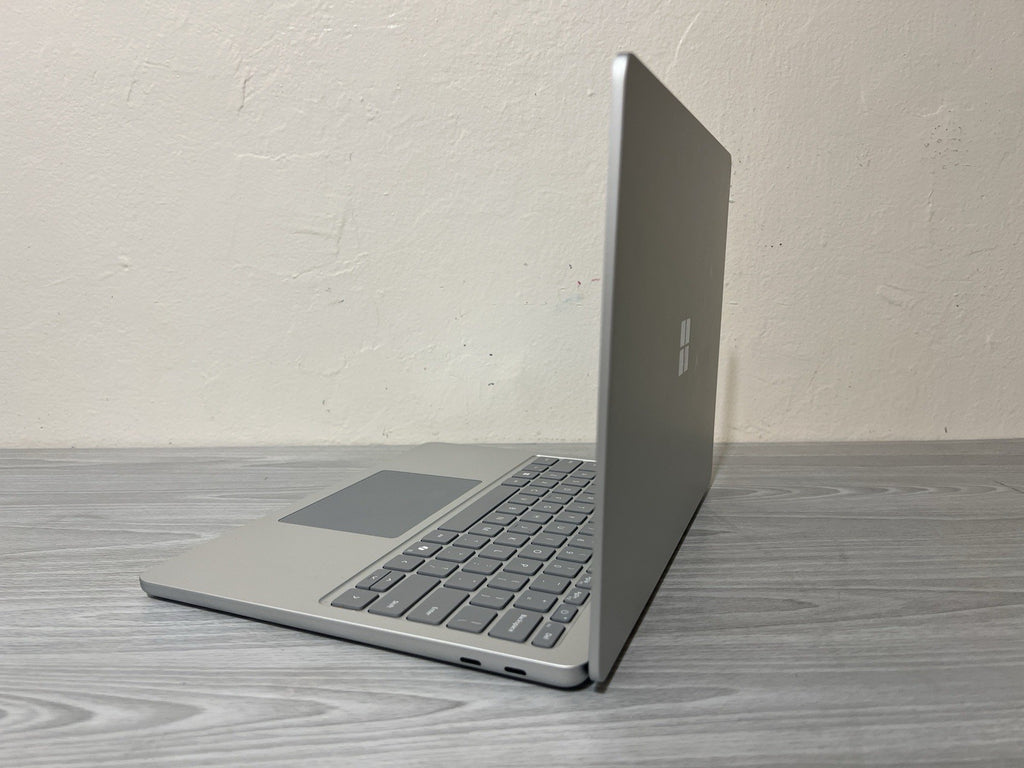 Microsoft Surface 2024 Laptop 13” Copilot+ Snapdragon X Plus 16GB Ram 256GB SSD