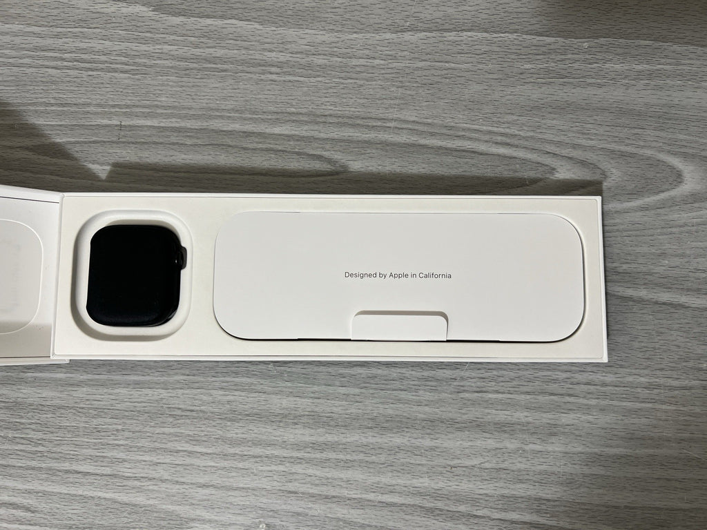 Apple Watch Series 10 Jet Black Band S/M 42mm (OPEN BOX)