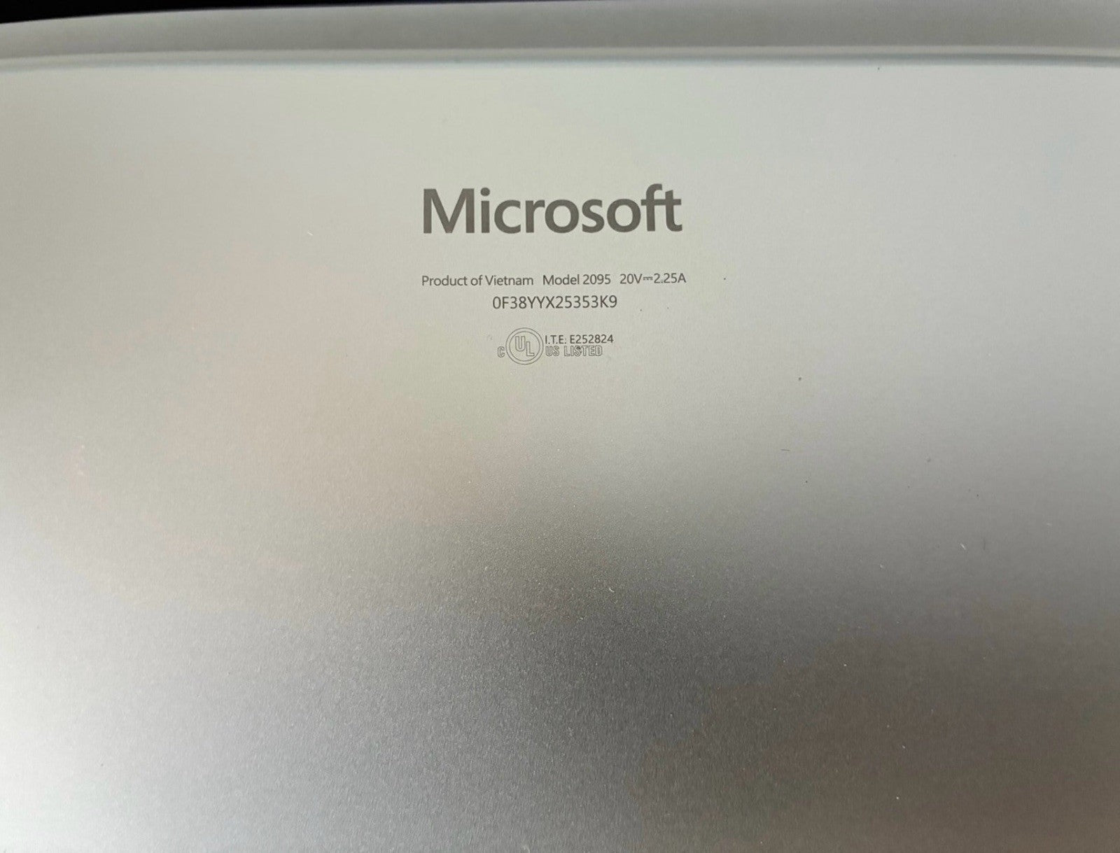 Microsoft Surface 2024 Laptop 13” Copilot+ Snapdragon X Plus 16GB Ram 256GB SSD