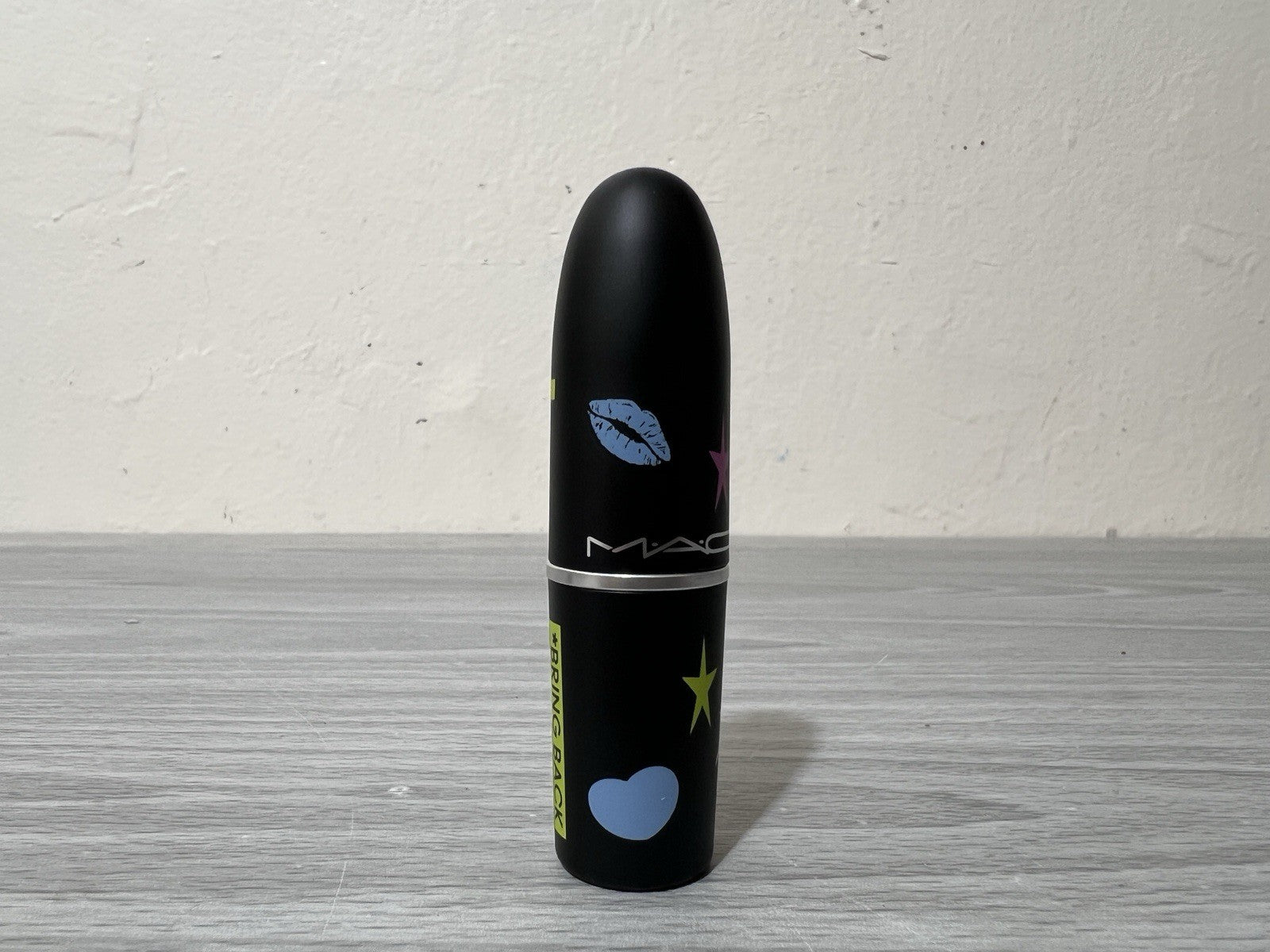MAC GLAZE LIPSTICK - BUBBLES - BNIB - 40TH ANNIVERSARY BRING BACK