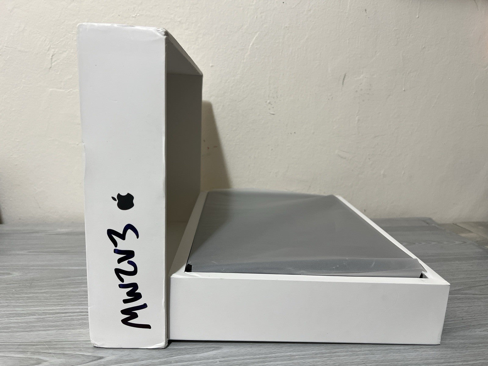 Apple MacBook Pro 14" M4 chip 16GB RAM 1TB SSD Space Black MW2V3LL/A 2024 Model