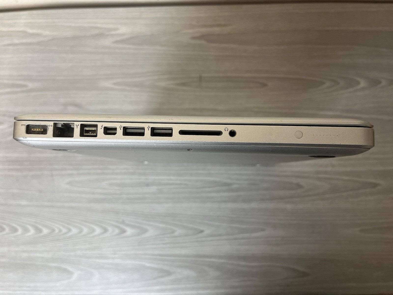 MacBook Pro 13-inch, 320GB, 4GB Ram, 2.3GHz Intel Core i5, Tested & Working