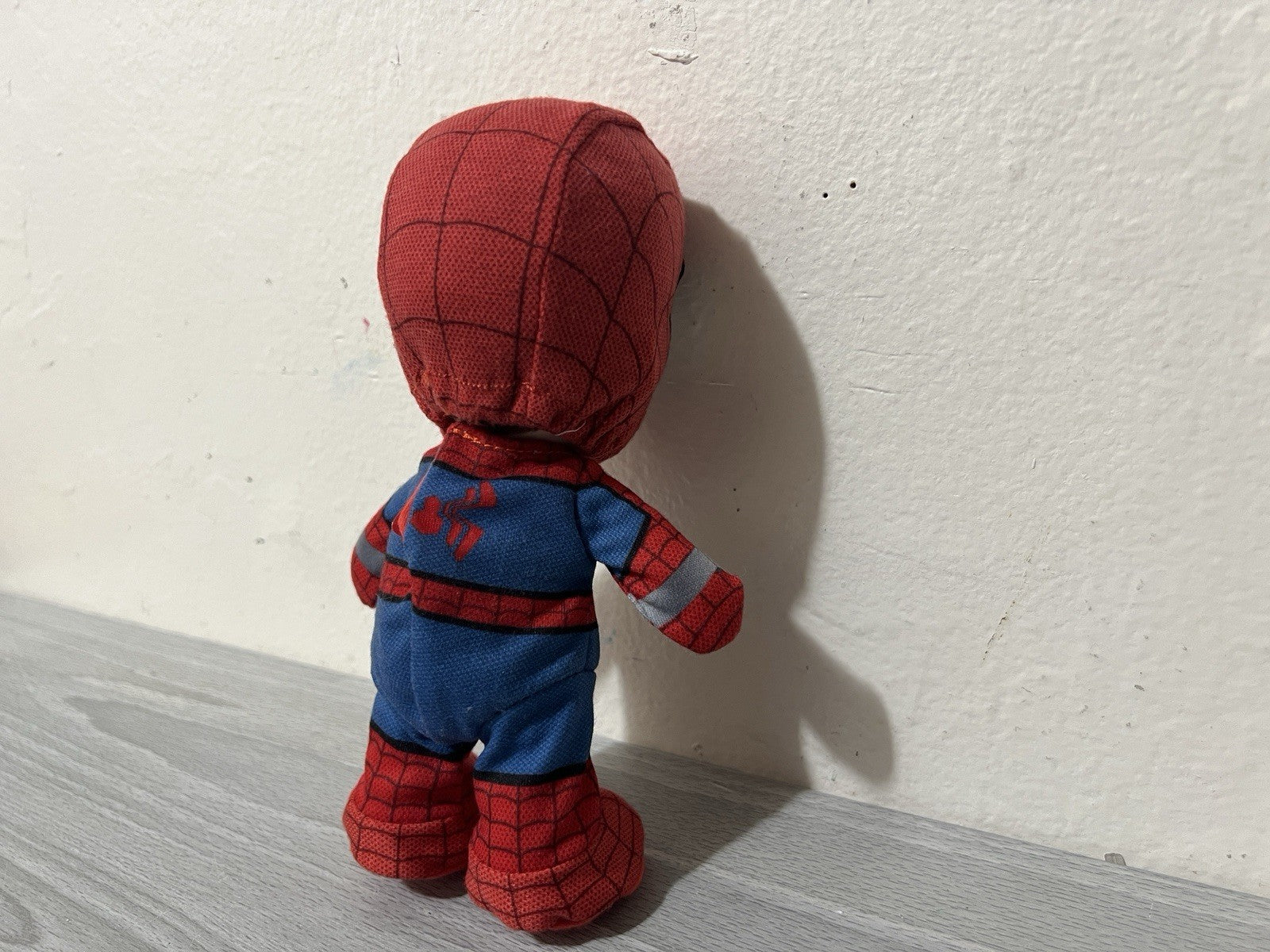 Disney Marvel Nuimos Peter Parker SPIDER-MAN Plush Doll Retired HTF 7” Poseable