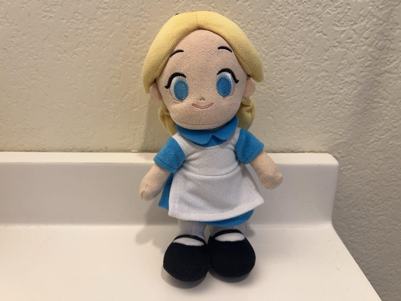 Disney nuiMOs Alice In Wonderland Alice Plush Doll Poseable Toy SOLD OUT