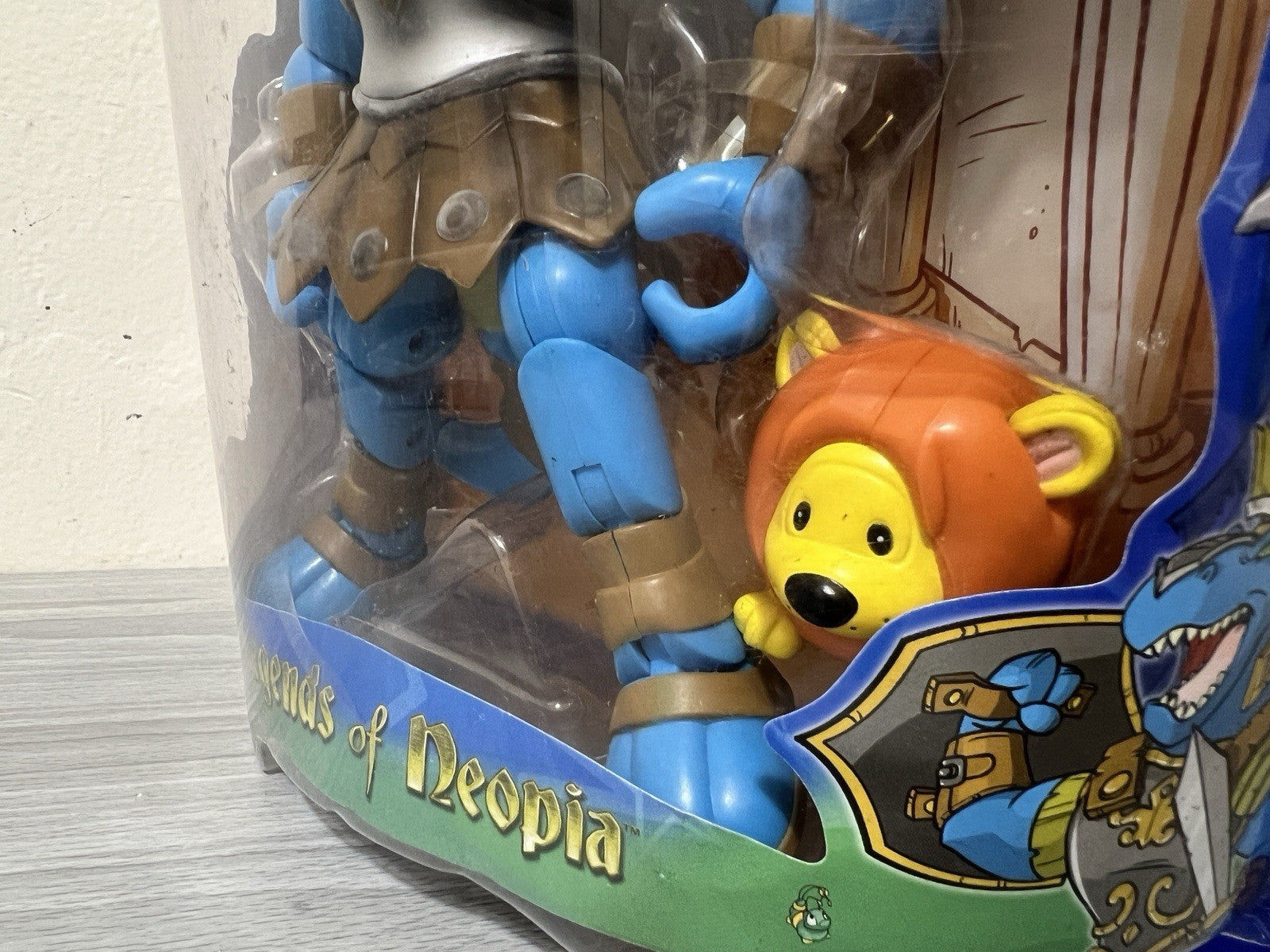 2004 Think Way Neopets Legends of Neopia Grarrl Gladiator - New Sealed!