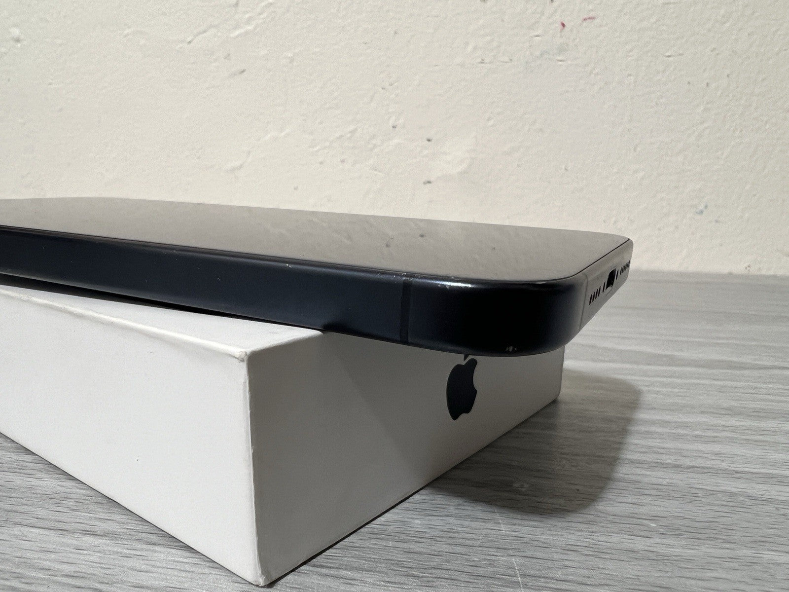 Apple iPhone 15 Pro Max 1TB Blue Titanium 98% Battery Health UNLOCKED