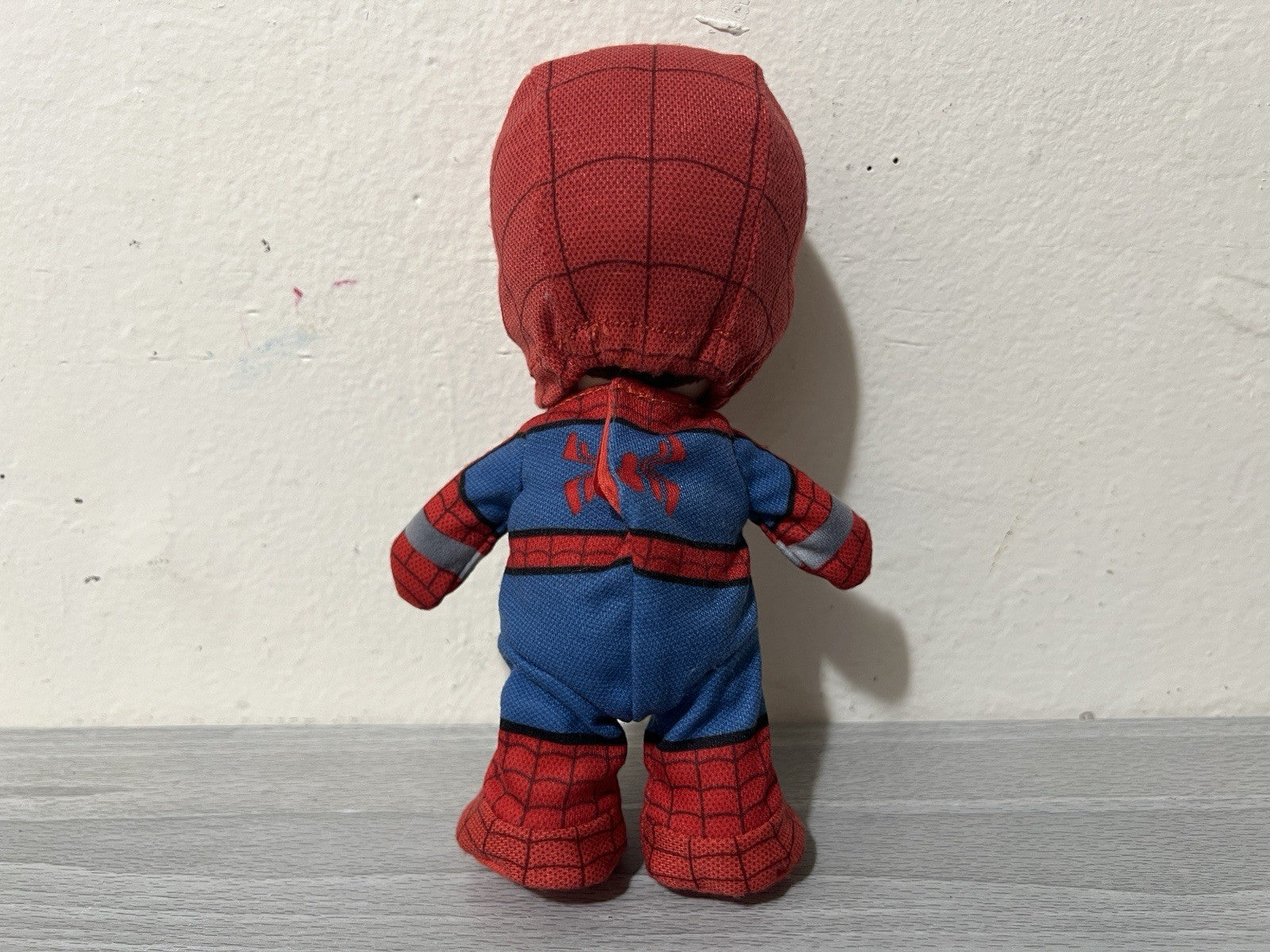 Disney Marvel Nuimos Peter Parker SPIDER-MAN Plush Doll Retired HTF 7” Poseable