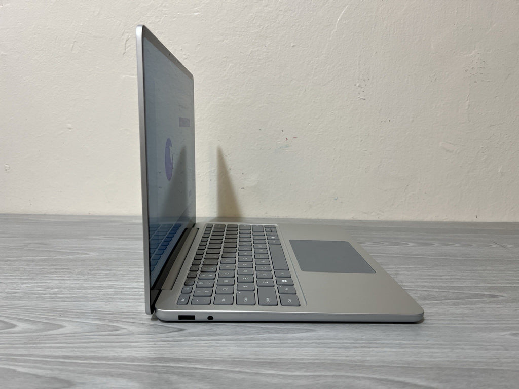 Microsoft Surface 2024 Laptop 13” Copilot+ Snapdragon X Plus 16GB Ram 256GB SSD