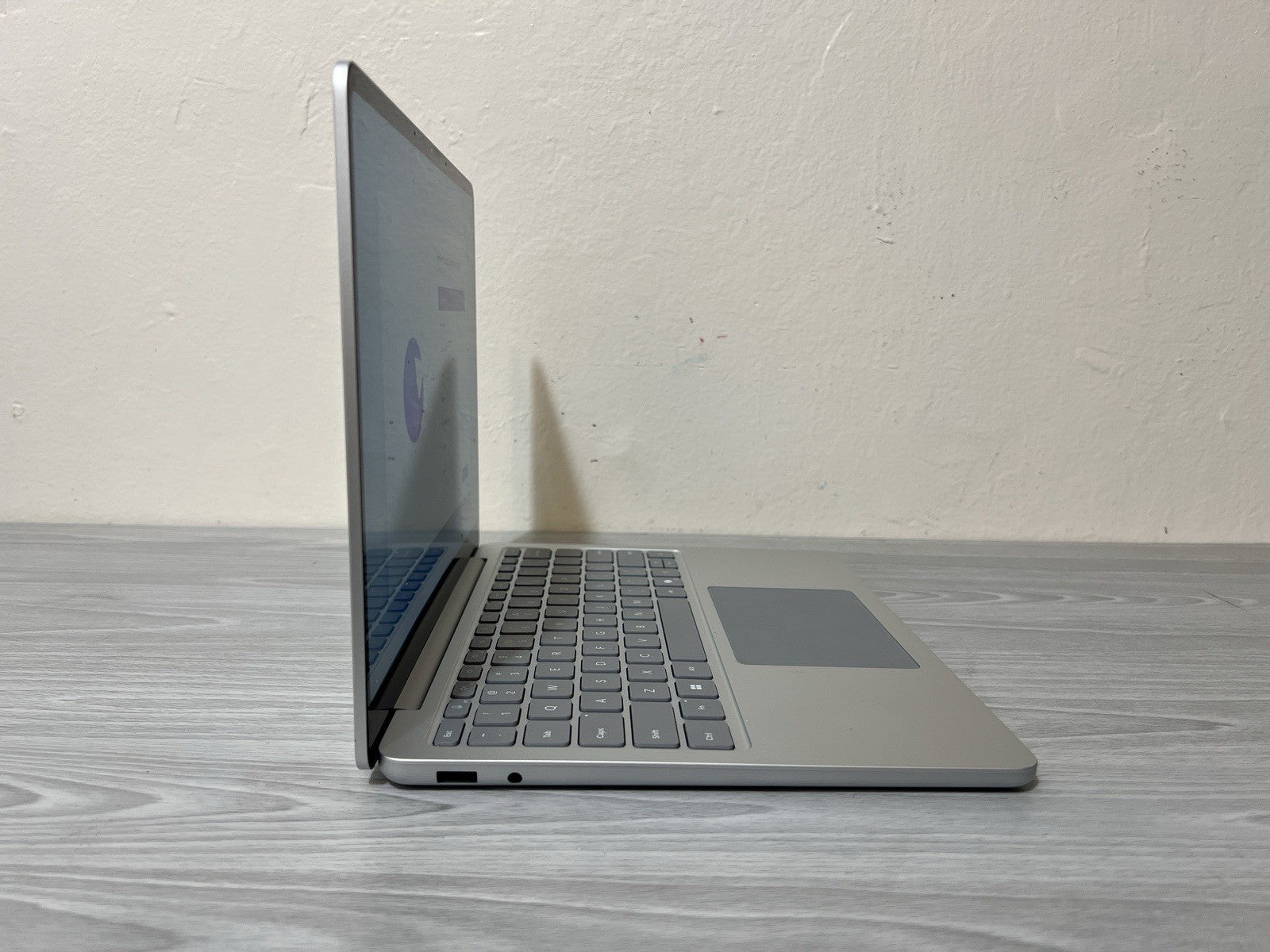 Microsoft Surface 2024 Laptop 13” Copilot+ Snapdragon X Plus 16GB Ram 256GB SSD