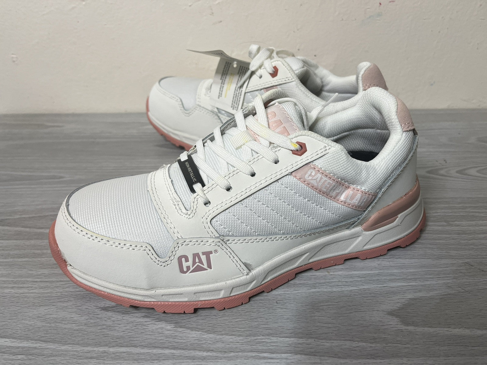 NEW CAT Women’s Size 8 Work Shoes | VENWARD Composite Toe - White/Peach Pink